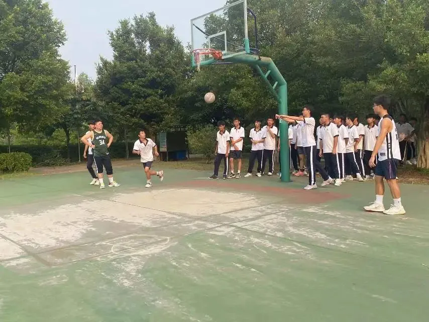 如何通过力量训练改善篮球运动员的速度和敏捷性?_0